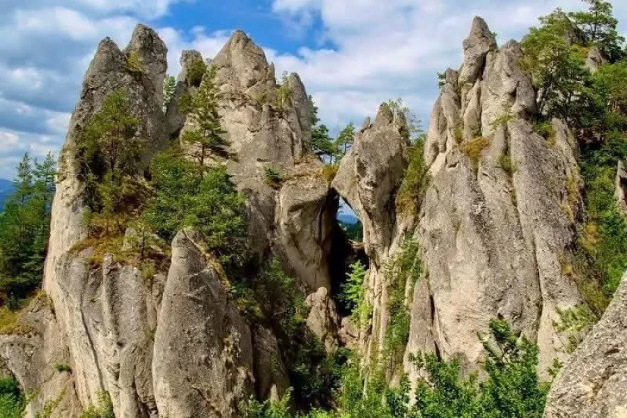 Súľovské skaly vás ohromia svojou jedinečnou krásou