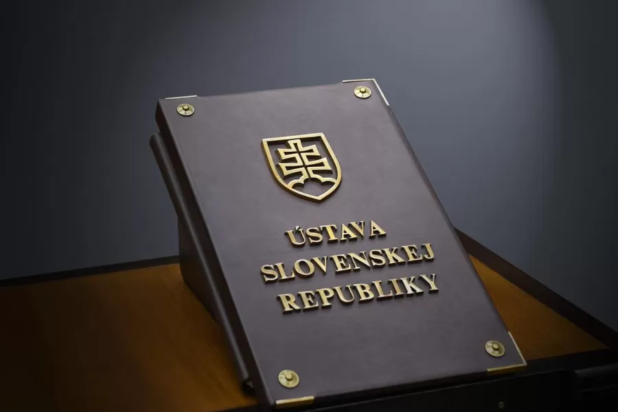 Ústava SR je hierarchicky najvyšším právnym predpisom v SR