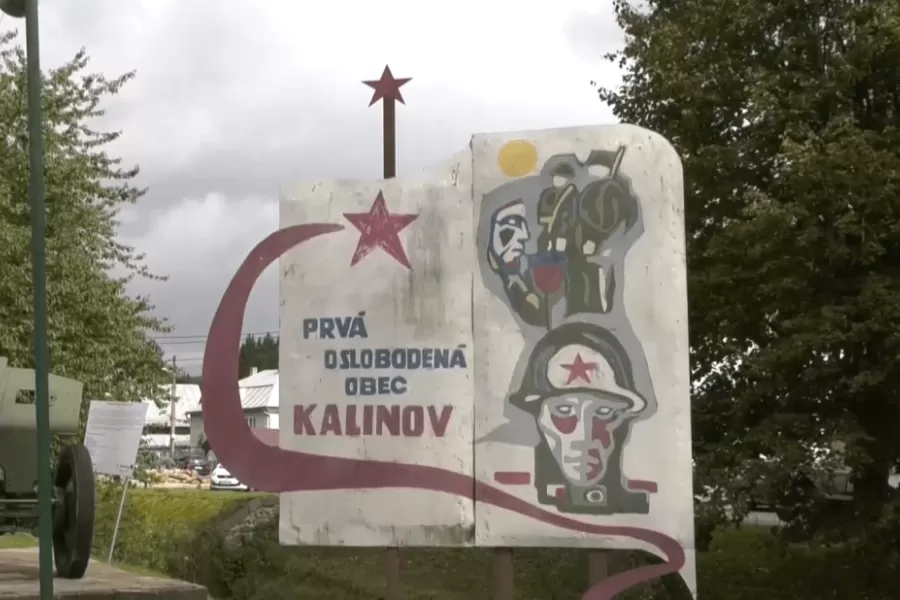 Kalinov v okrese Medzilaborce je prvá oslobodená obec na území bývalého Československa