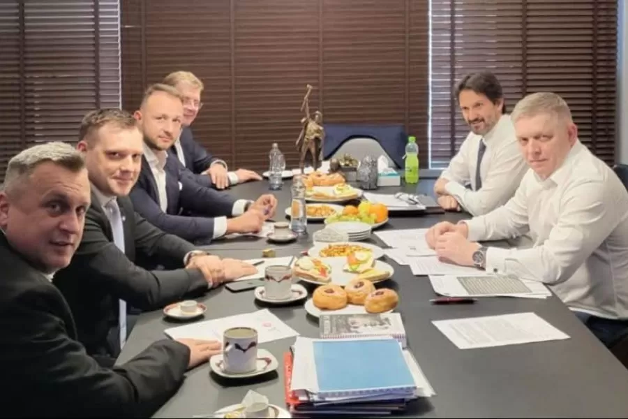 Eduard Chmelár: Budíček, vládna koalícia!