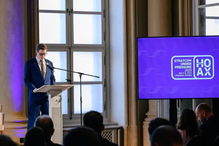 Asistent poslanca za PS David Púchovský hostil prvé medzinárodné fórum o dezinformáciách