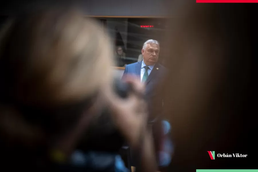 EÚ chce nalievať peniaze do Ukrajiny plnej chaosu, pripomenul Viktor Orbán