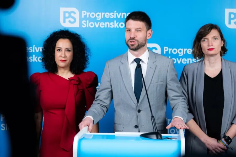 Michal Šimečka: Ficova vláda ohrozuje slobodu médií, podávame podnet na EK