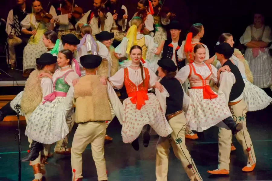 Folklórny súbor Rozsutec patrí medzi najvýraznejších interpretov slovenského folklóru