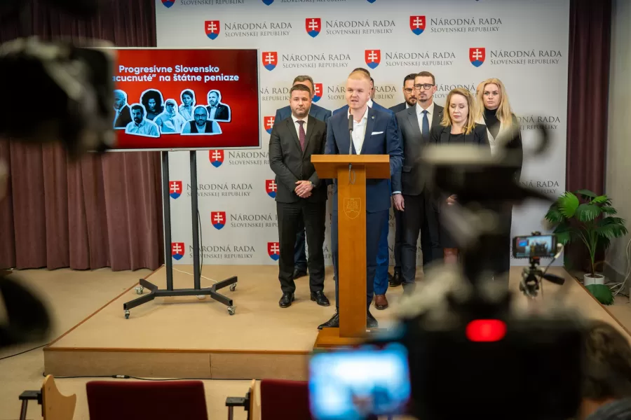 Progresívne Slovensko je „nacucnuté“ na štátne peniaze