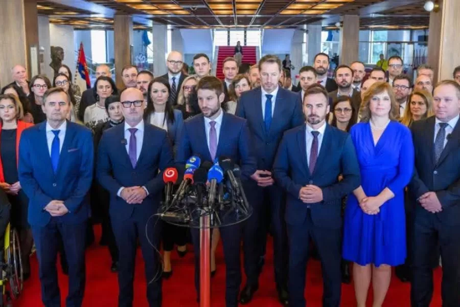 G. Gyimesi: Kto nám tu chce vládnuť?