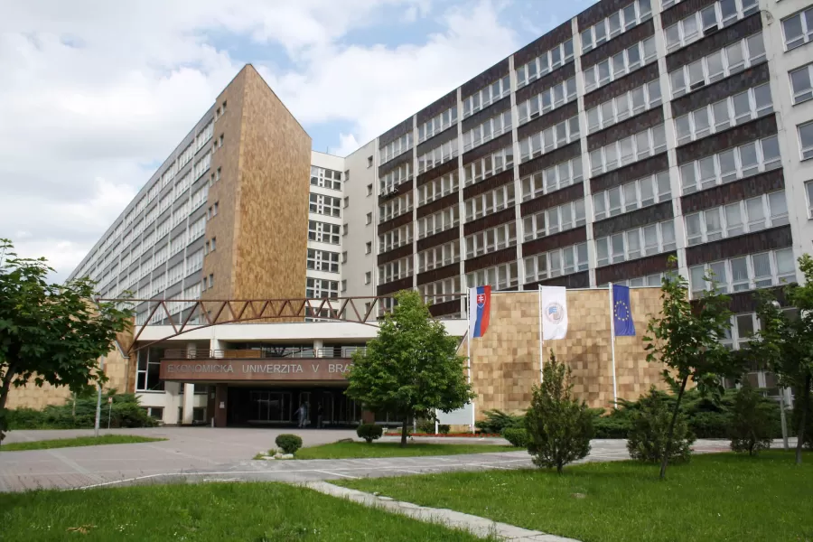 Ekonomická univerzita v Bratislave: Dištancujeme sa od akýchkoľvek pokusov o politické zneužívanie