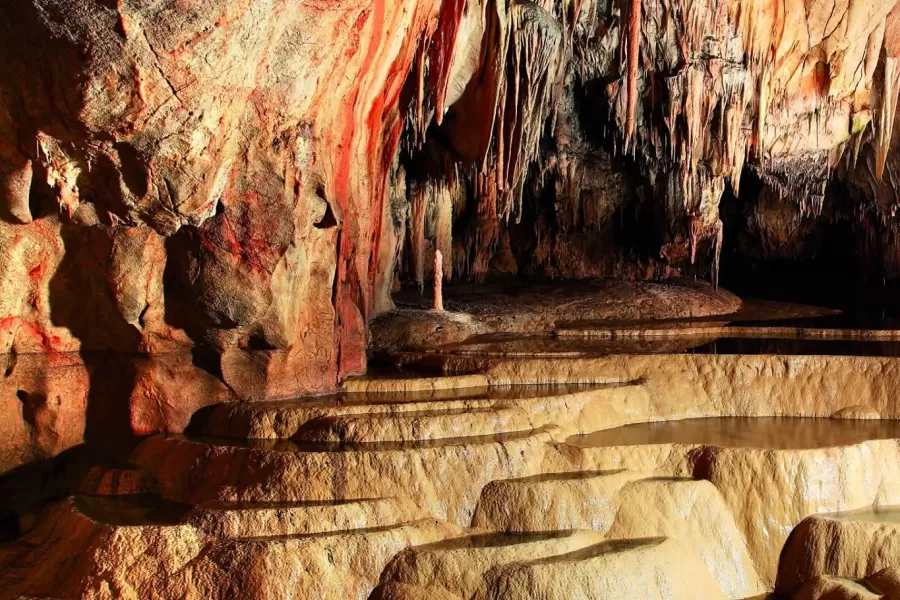 Domica je najznámejšou a najdlhšou jaskyňou Národného parku Slovenský kras