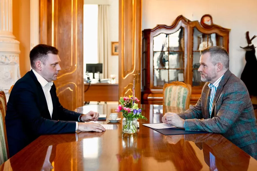 Minister Taraba neformálne rokoval s prezidentom Pellegrinim