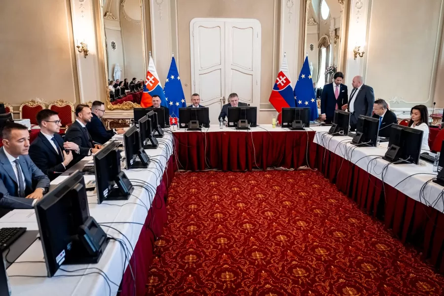 Kvôli stavu ropnej núdze sa na rokovaní vlády zúčastnil aj prezident SR