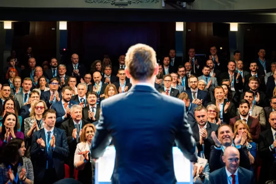 PS zvolilo za predsedu Michala Šimečku