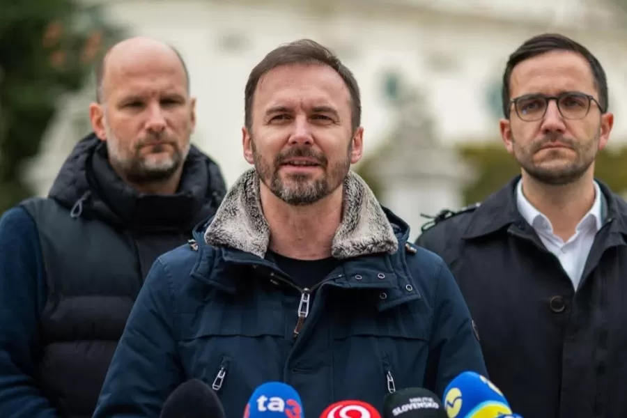 Hnutie Slovensko vyzýva premiéra, aby prekonal strach a šiel rokovať so Zelenským