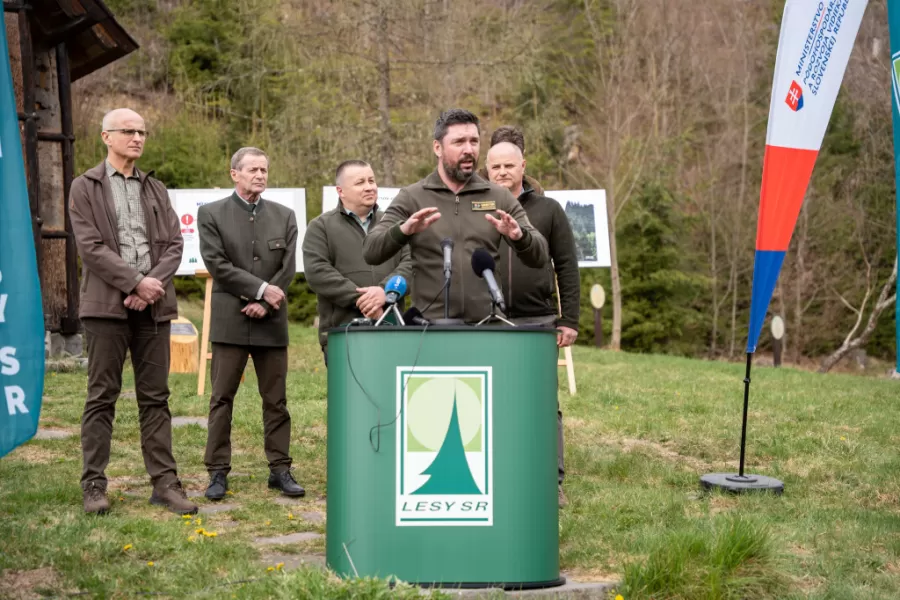 Lesníci zastavili kalamitu na Horehroní. Začína sa etapa obnovy lesov