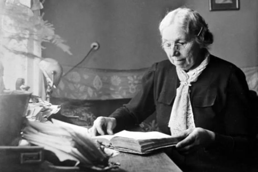 Ľudmila Podjavorinská bola prvou slovenskou spisovateľkou, ktorá publikovala prózu knižne