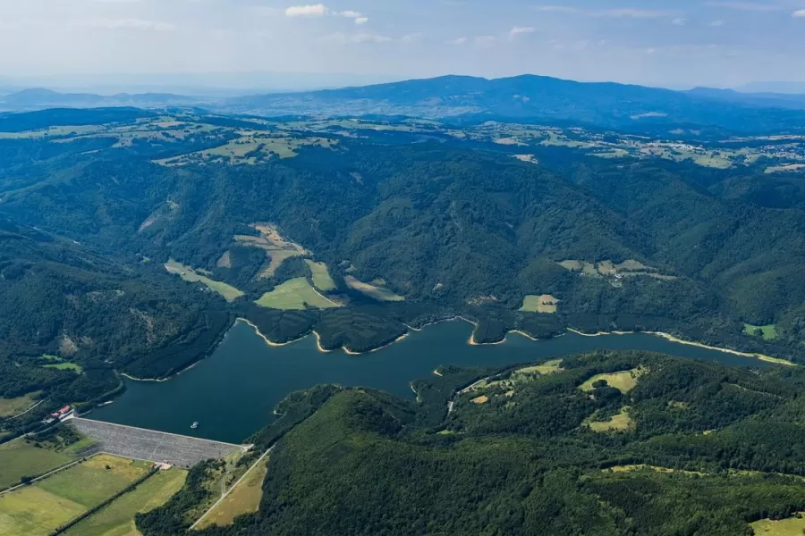 Útok a nátlak na vedcov pri Látkach pri prieskume pre vodnú elektráreň