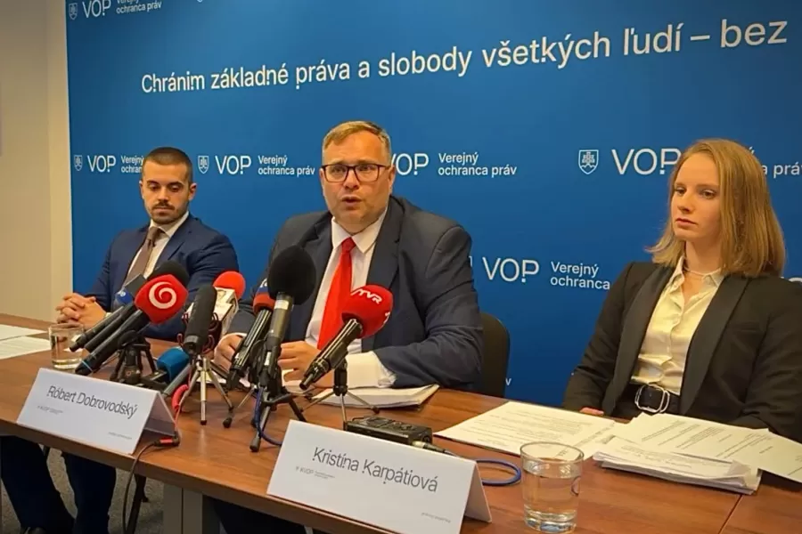 Verejný ochranca práv: Napadol som na ústavnom súde podmienky registrácie cirkví