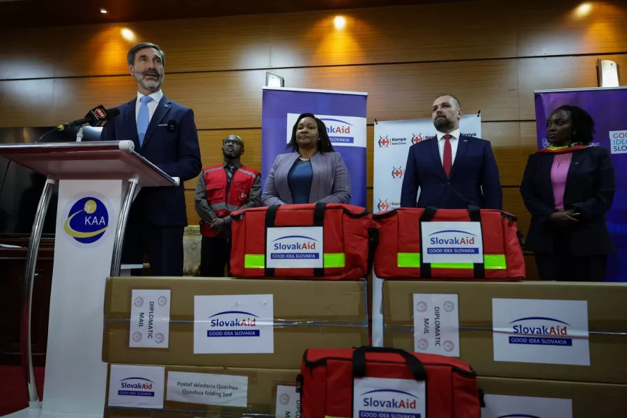 Minister Blanár priviezol do Kene vyše 200-kilovú humanitárnu zásielku