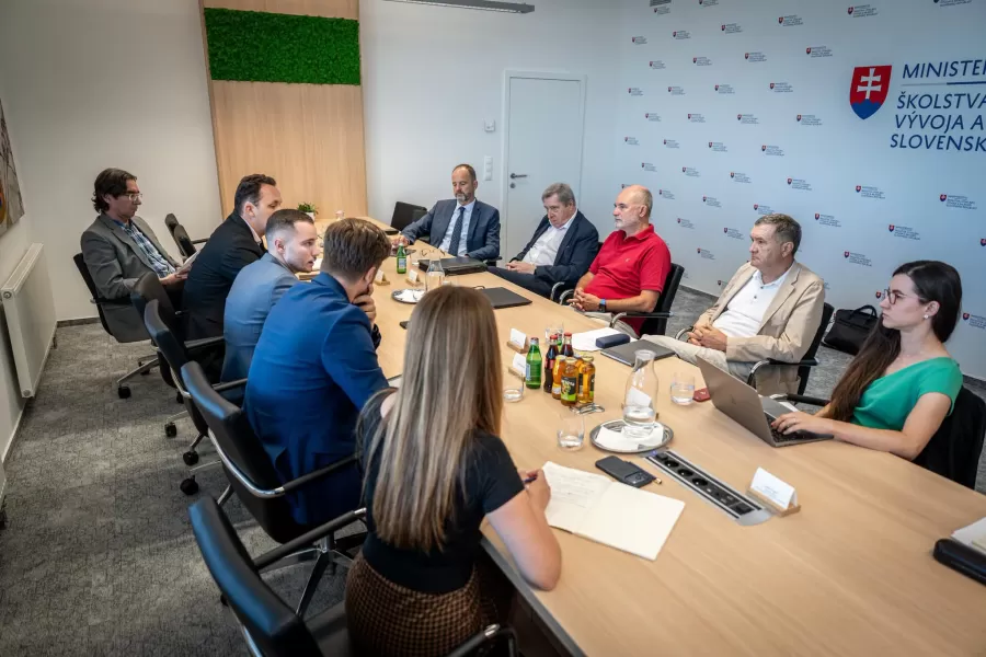 Rezort školstva a zamestnávatelia sú pripravení systémovo posilniť STEM vzdelávanie