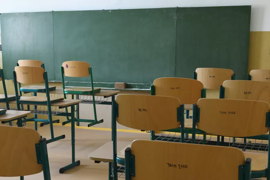 Ministerstvo školstva upozorňuje: Školy ani ich komunikačné kanály nesmú slúžiť na politickú propagáciu