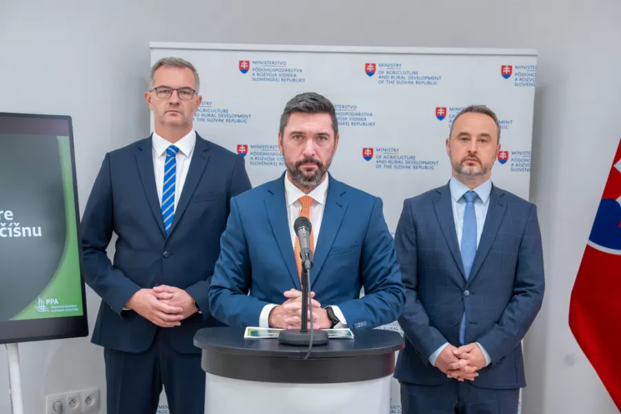Takáč: Zelenú naftu nerušíme. Poľnohospodári dostanú 26 miliónov eur na podporu prvovýroby