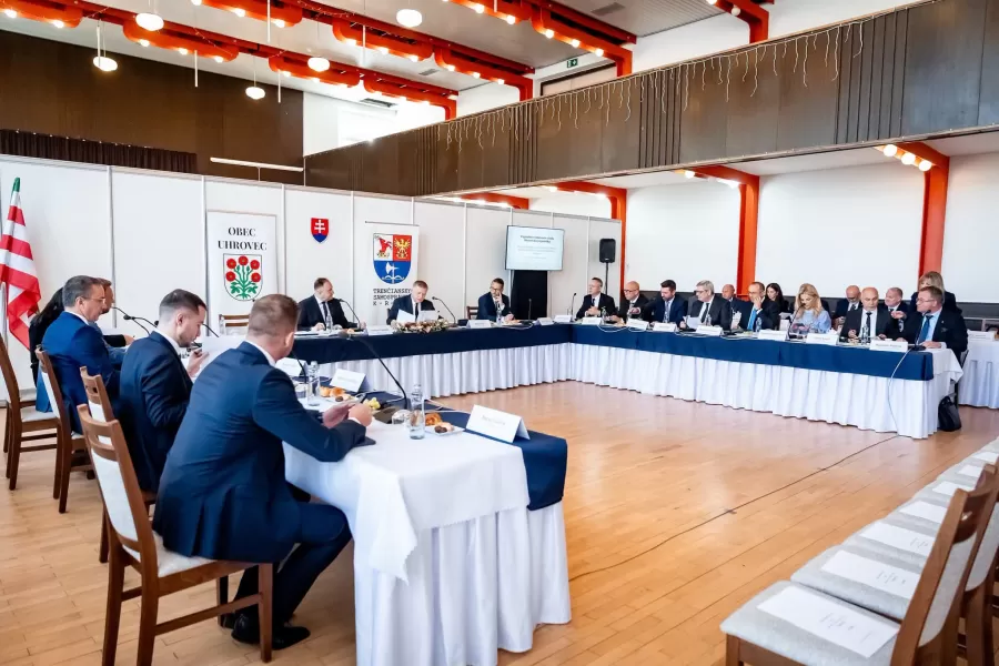 Rokovanie vlády v Uhrovci prinieslo do regiónu viac ako 3 milióny eur