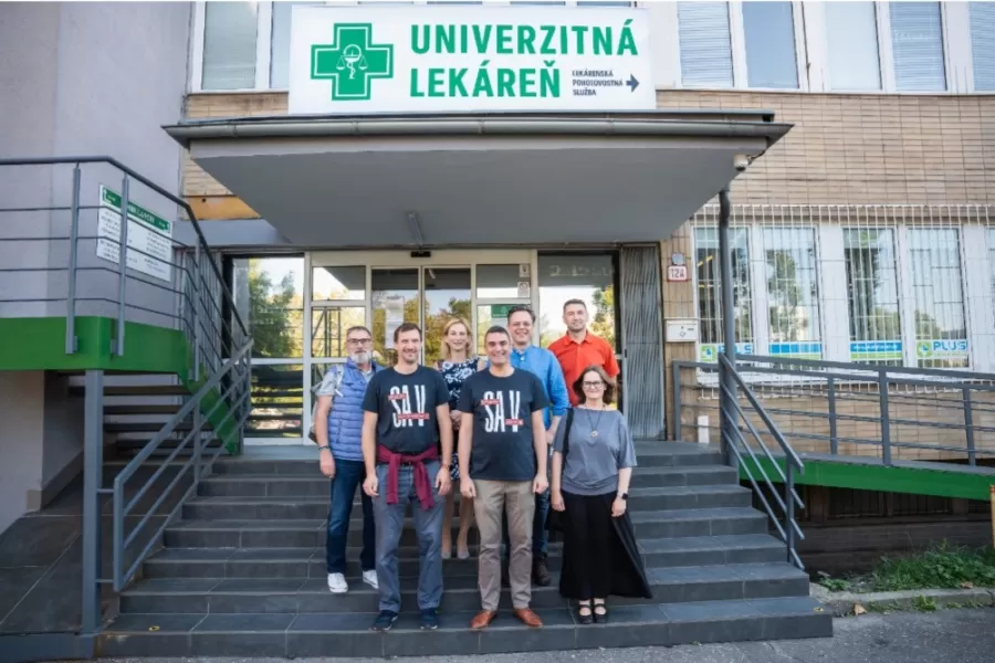 Očkovanie v lekárňach sa posúva do praxe. Kampaň podporilo aj Predsedníctvo SAV
