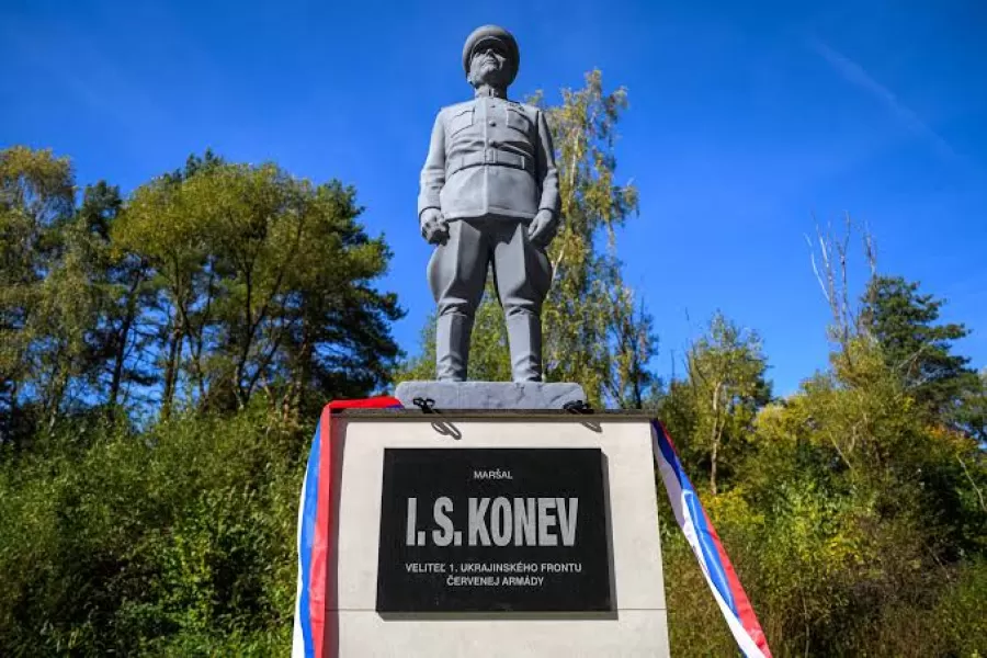 Hovorkyňa MZV Ruska M. V. Zacharovová o odhalení pamätníka I. S. Konevovi na Slovensku