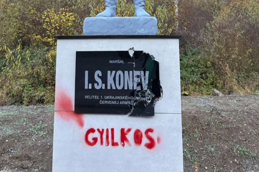 SZPB dôrazne odsudzuje ďalší útok na pamätník maršala Koneva