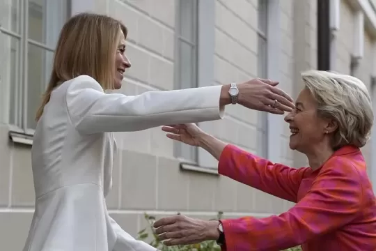 Eduard Chmelár: Ruky preč od Iránu!