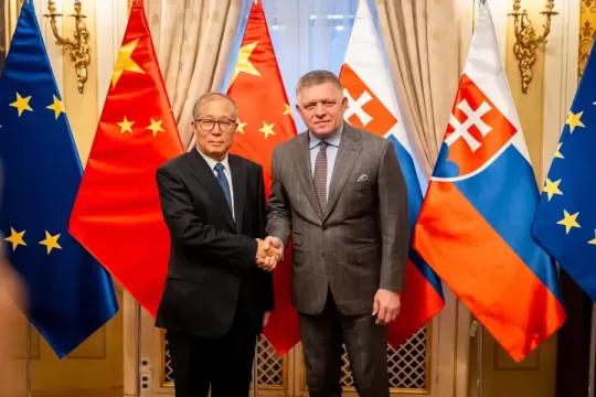 Predseda vlády SR Robert Fico prijal prvého podpredsedu parlamentu Čínskej ľudovej republiky Li Chung-Čunga