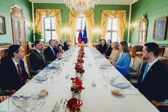 Peter Pellegrini sa stretol so slovenskými europoslancami