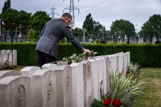 Robert Fico v Dunkerque: Nebudeme prekrývať historickú pravdu