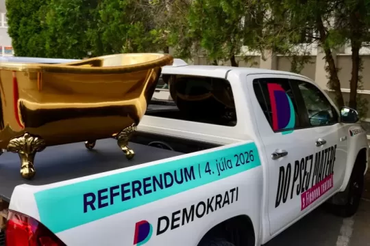 Demokrati spustili kampaň k referendu