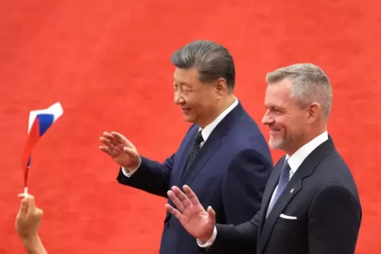 Opozícia sa mení na dezinfoscénu: Na dennom poriadku klame a zavádza