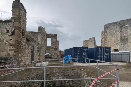 Kontrolný deň na Spišskom hrade potvrdil výrazný pokrok pri záchrane Románskeho paláca
