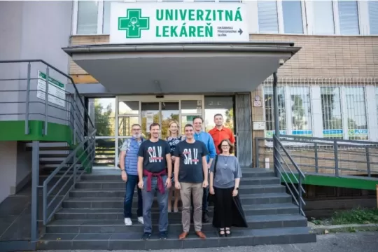 Očkovanie v lekárňach sa posúva do praxe. Kampaň podporilo aj Predsedníctvo SAV