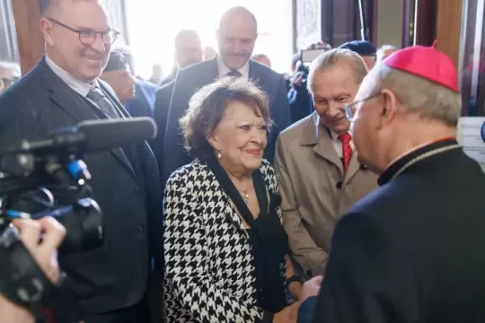 Košický Chodník cti a vďaky už zdobí aj dlaždica Jiřiny Bohdalovej